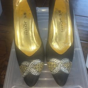 COPY - RARE BEADED TOE DESIGN ST. JOHN HEELS